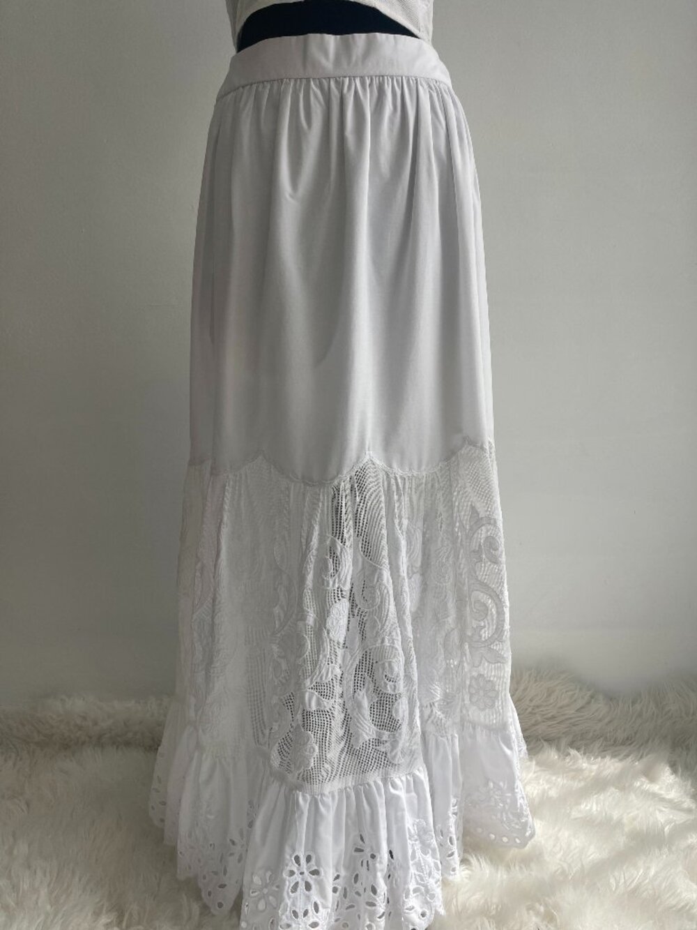 Abercrombie & Fitch White Maxi Skirt Floral Embroidery